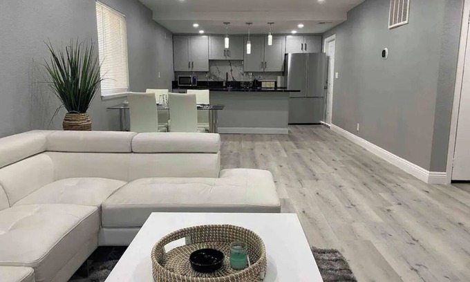 Chinatown Apartment | The apartment Smart & cozy