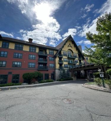 Vernon Apartment | The Appalachian Hotel at Mountain Creek Resort - Pool, Hot Tub & Sauna