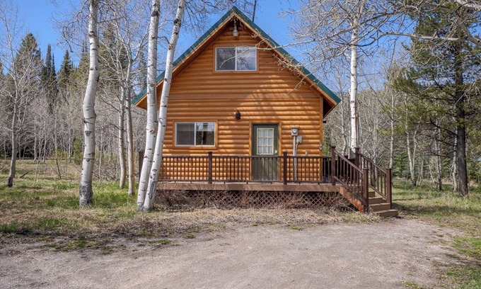 Lazy Acres House | The Aspen House - Roam Property Management