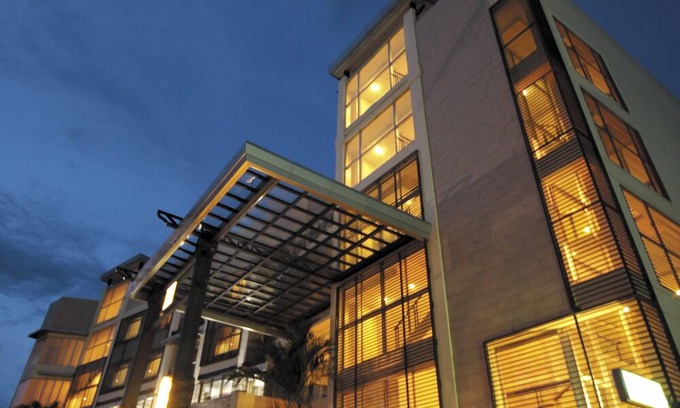 Naga Hotel | The Avenue Plaza Hotel