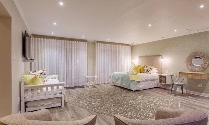 Waterkloof Glen House | The Aviary
