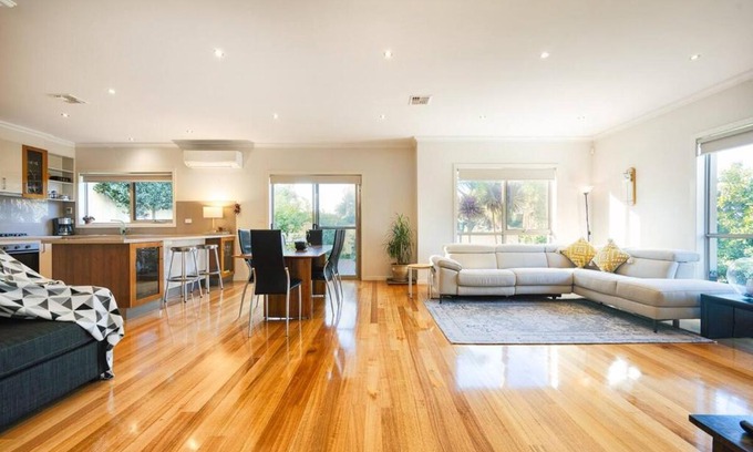 Avondale Heights House | The Avondale Hideaway Space, Style & Serenity