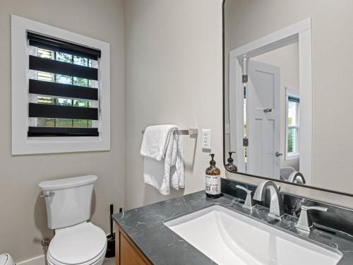 Bartlesville Apartment | The Banker's Butler's Retreat