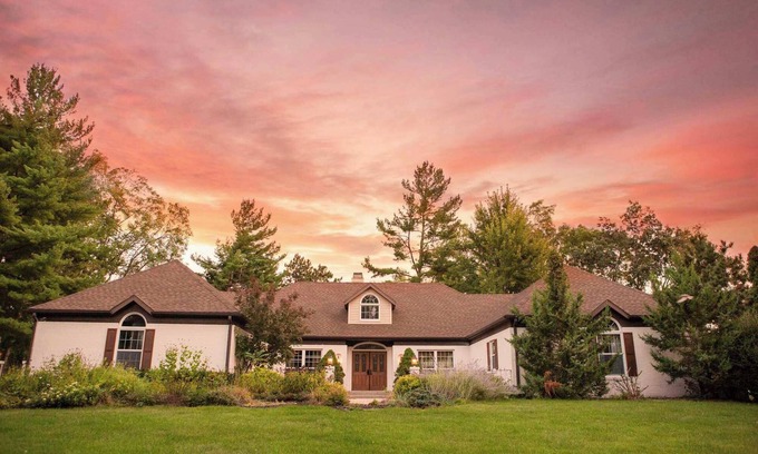 Baraboo House | The Baraboo Hideaway
