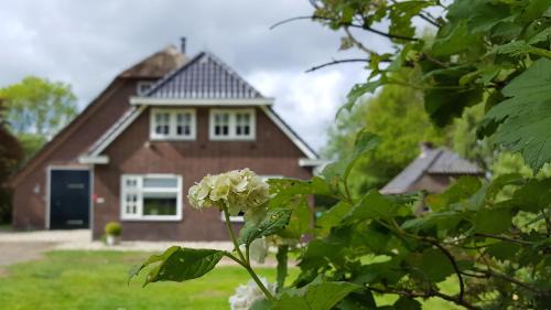 Garminge Bed & Breakfast | The Barnyard