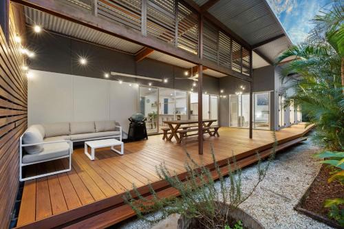 Casuarina House | The Beach Casa 300m to beach
