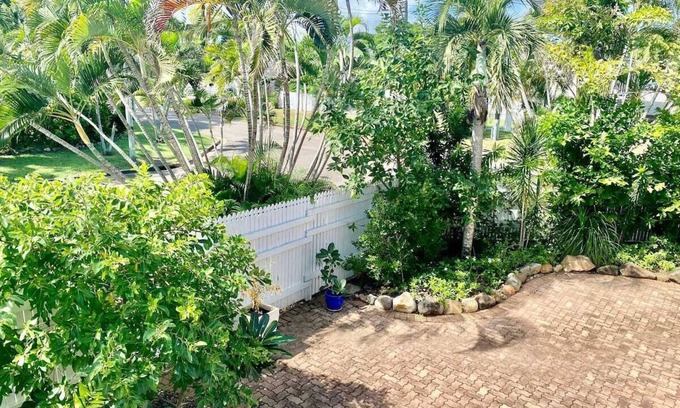 Pallarenda House | The Beach House-walk to Pallarenda beach!