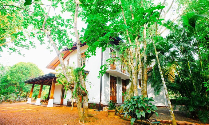 Darga Town Villa | The Beach side Benthota