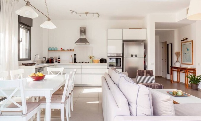 Tel Aviv Apartment | The beating heart of Tel Aviv - Goldenberg place