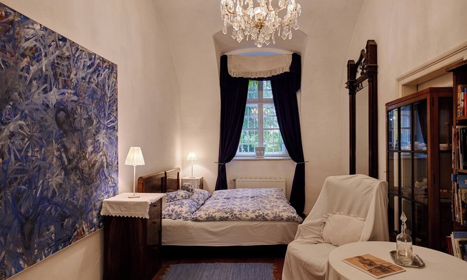 Krems an der Donau Apartment | The beautiful Blue at Schloss Hollenburg