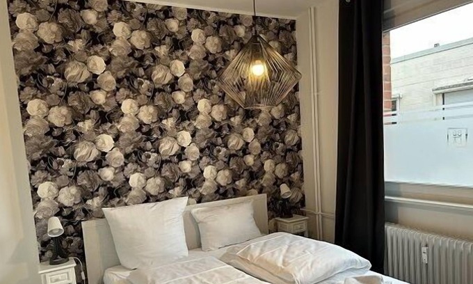 Bramfeld Apartment | The beautiful and bright apartment no. 42 is very quiet and is located at the back of our apartment house Haldesdorfer Straße.