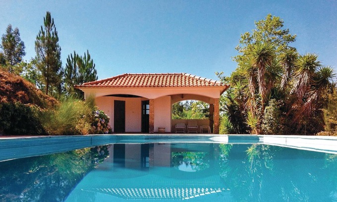 Pedrogao Grande House | The beautiful Quinta do Ribeiro Joaninho is located right in the green heart of Portugal, whose surr