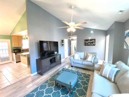 Jacksonville House | The Best Getaway Friends & Family Hangout!