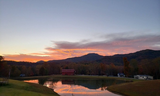 Ashley Oaks House | The Big Red Barn Unit #6- Direct Trail Access- 150 yards from G-23