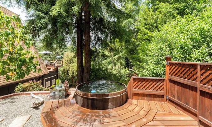Scotts Valley House | The Bird House - A Santa Cruz mountain home retreat.