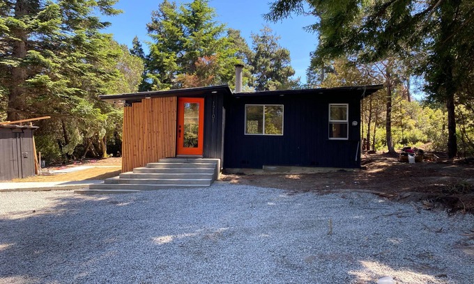 Fort Bragg Cabin | The Black Cabin, spacious, secluded and tranquil.