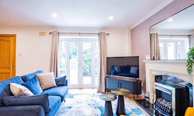 Galway Apartment | The Blackrock Retreat- Salthill - free parking