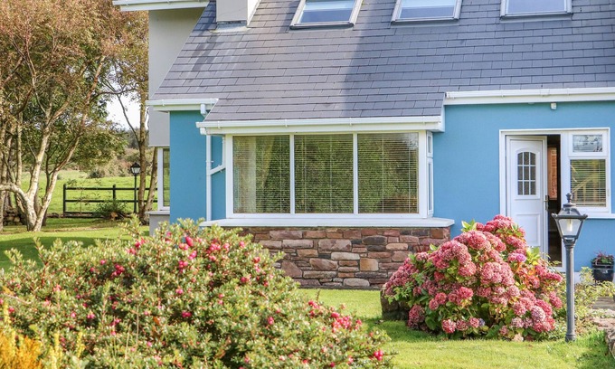 Tralee Cottage | THE BLUE ANNEX, pet friendly, with open fire in Tralee, County Kerry