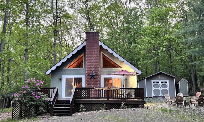 Sky Valley Cabin | The Blue Sky Bungalow: A-frame/Lake Access/Firepit