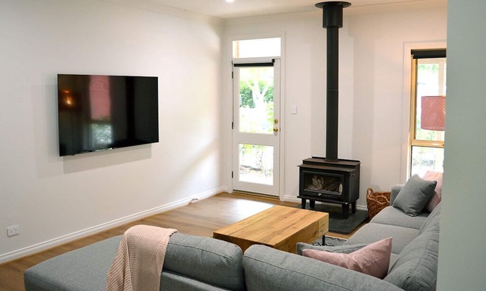 Penwortham Apartment | The Blush 1 - Style in the vines