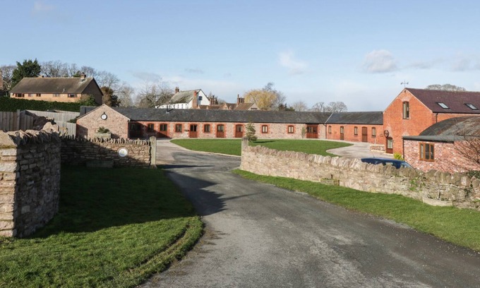 Alberbury Cottage | THE BULL BARN, family friendly, luxury holiday cottage in Alberbury