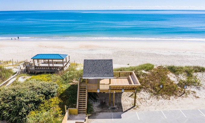 Surf City Apartment | The Bungalows G- Beachfront - Dog Friendly - Gazebo - Bikes