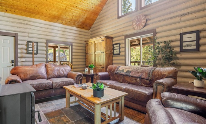 Philipsburg Cabin | The Cabin - A Family and Dog Friendly Getaway