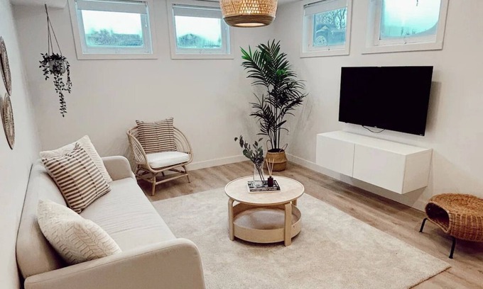 Fort St. John House | The California Suite