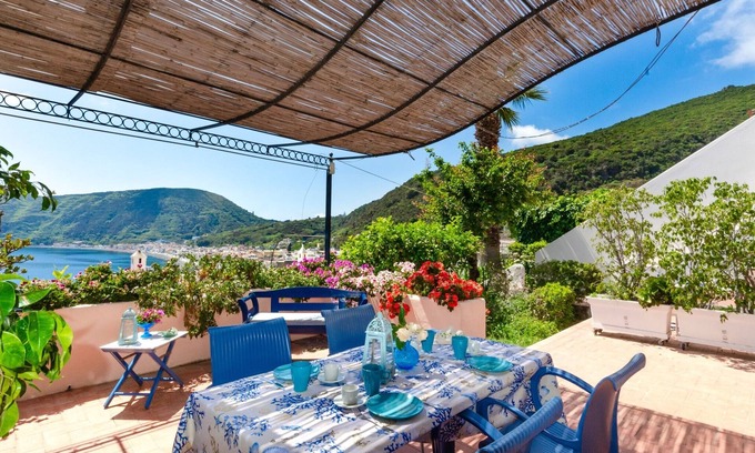 Canneto Condo | The "Captain's House" FLAT B, Canneto Bay view - 5 minutes from the beach
