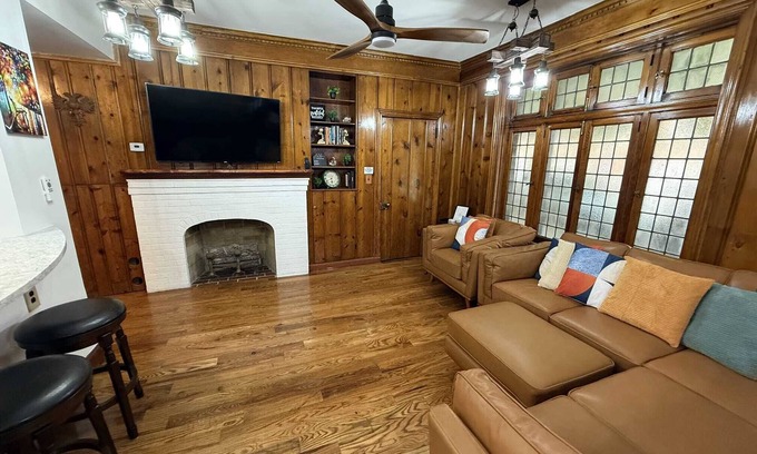 Downtown Baltimore House | The Carriage House of Mount Vernon