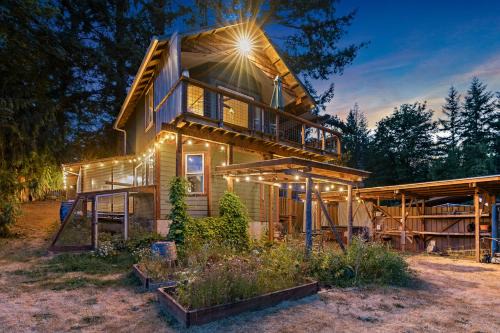 Peaceful Valley House | The Cascade Cabin
