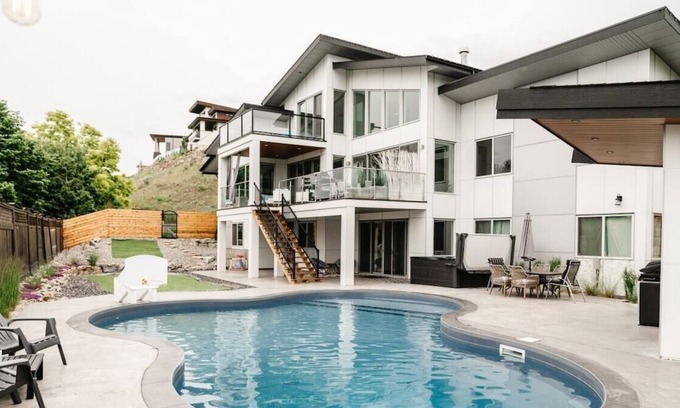 Southwest Mission House | The Cavell -Upper Mission Luxury
