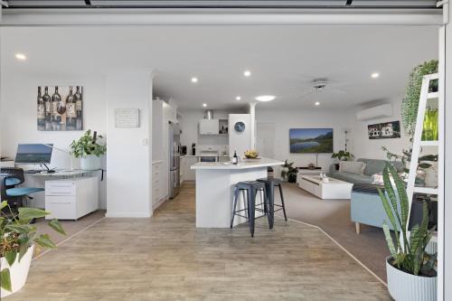 Mount Maunganui House | The Central Beach House