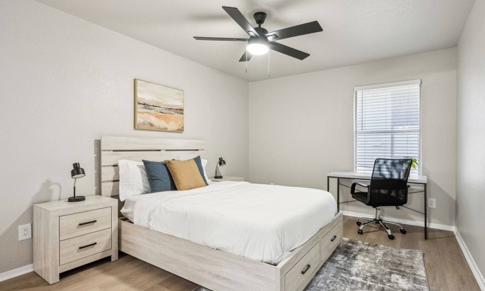 Grand Prairie Apartment | The Chandler 421 I Spacious 1 Bed 1 Bath