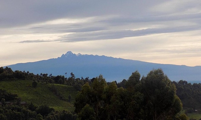 Kiamuturi Cabin | The charming Ranges View Lodge - Entire Lodge