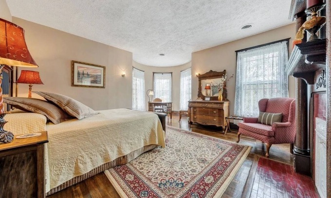 Alderson Apartment | The Chessie, Relaxing 4-bedroom Bed & Breakfast in Historic Alderson, WV, with AC, WiFi
