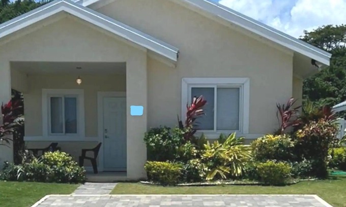Lucea House | The Chill Spot - Escape. Relax. Enjoy. Your perfect getaway.