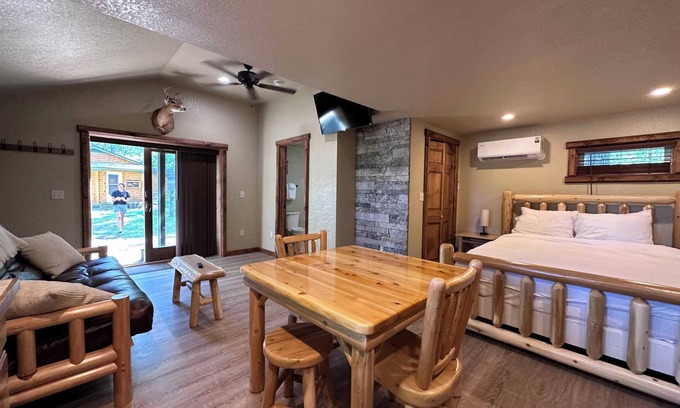 Indian River Cabin | The Chipmunk Lodge Su