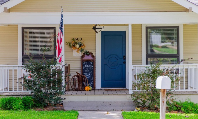Brenham House | The Church House⭐️⭐️⭐️⭐️⭐️ 3 Bd 2 B 20 min to Round Top