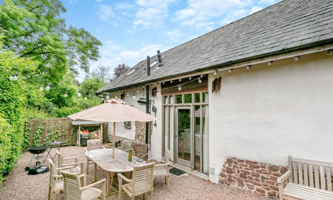 Crediton House | The Cider Barn - East Forde Farm