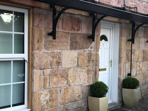 Tillicoultry Apartment | The Clacks Rustic Abode