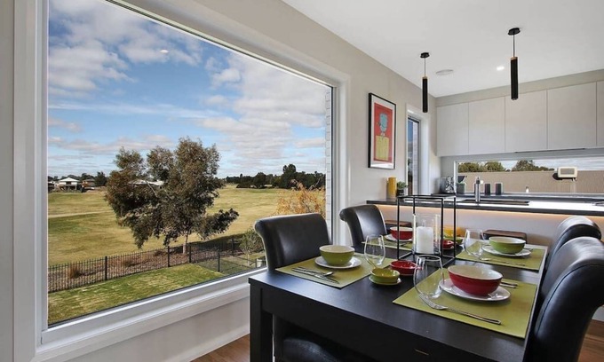Yarrawonga House | The Clubhouse on Robinson, Black Bull Golf Course