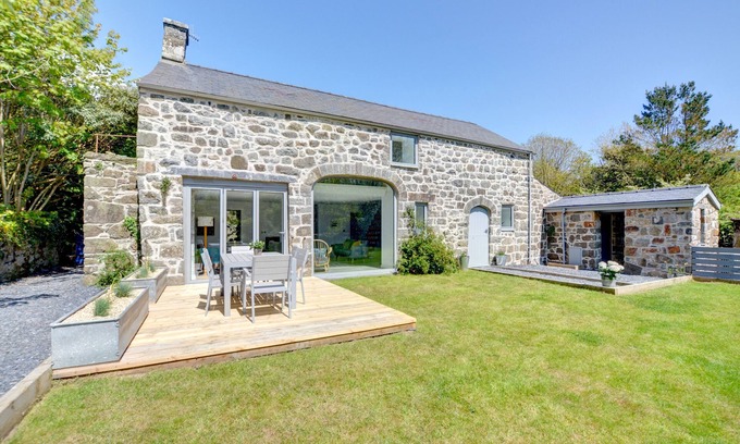 Mynytho House | The Coach House - Three Bedroom House, Sleeps 6