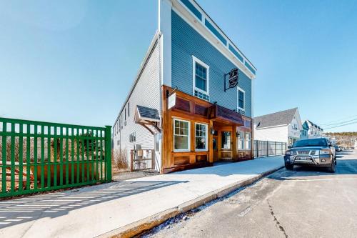Northeast Harbor Apartment | The Colonels Suites