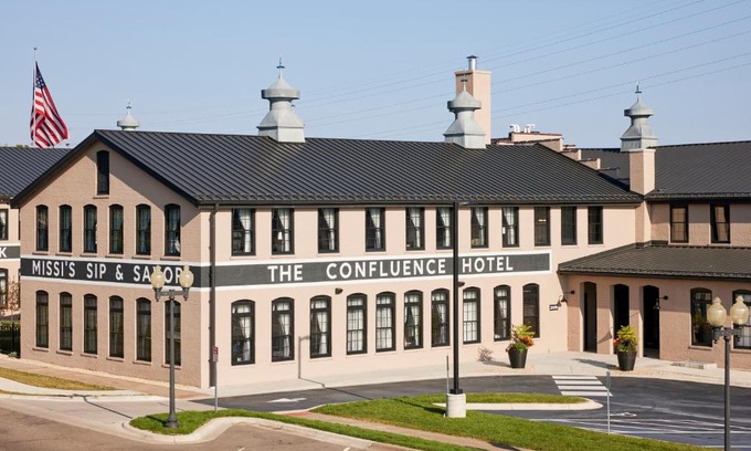 Hastings Hotel | The Confluence Hotel