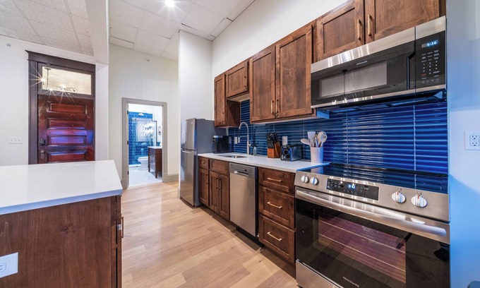 Sedalia Apartment | The Conservatory Suite - Huge, Luxury 3-Bedroom Apartment in Downtown Sedalia