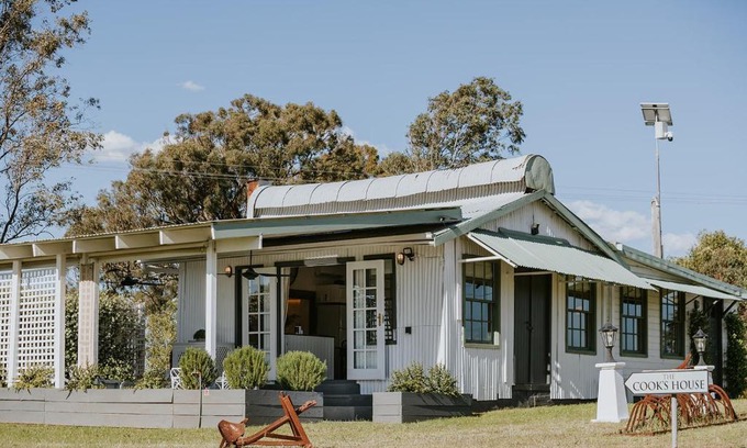 Belford House | The Cooks House at Corunna Station