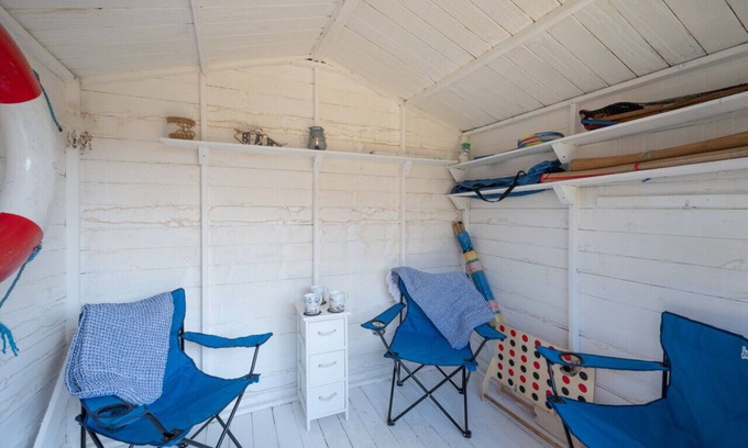 Walcott House | The Cosy Coastal - Two Bedroom House, Sleeps 3