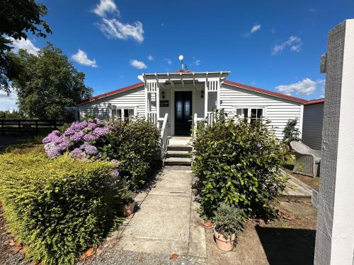 Cambridge House | The Cottage at The Willows