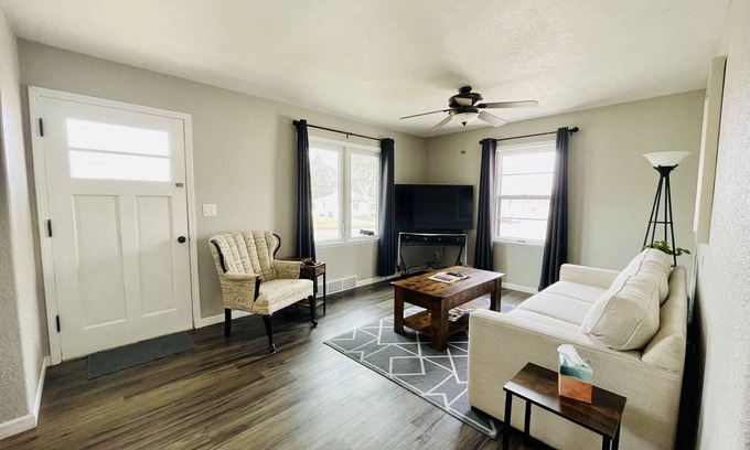 Sioux Falls House | The Cottage on Lowell, Near I-229, Sleeps 6, Dog Friendly